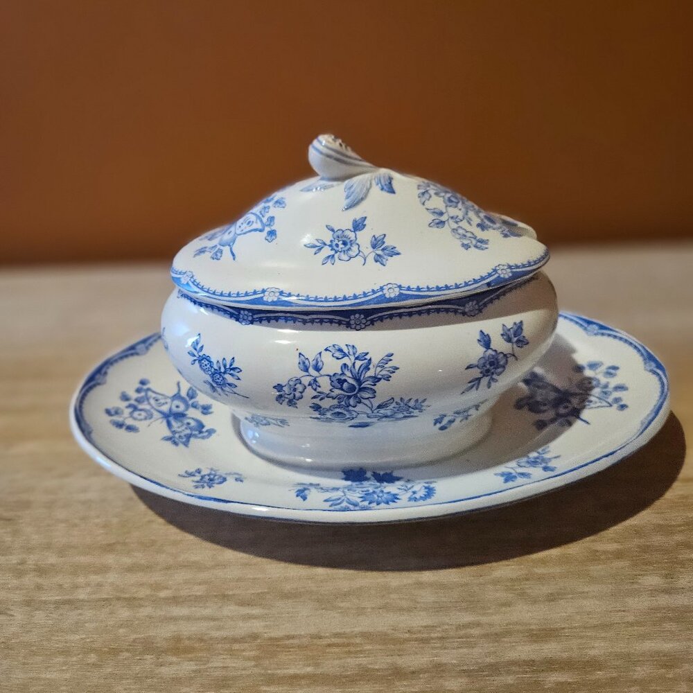 GIEN ANTIQUE COVERED TUREEN